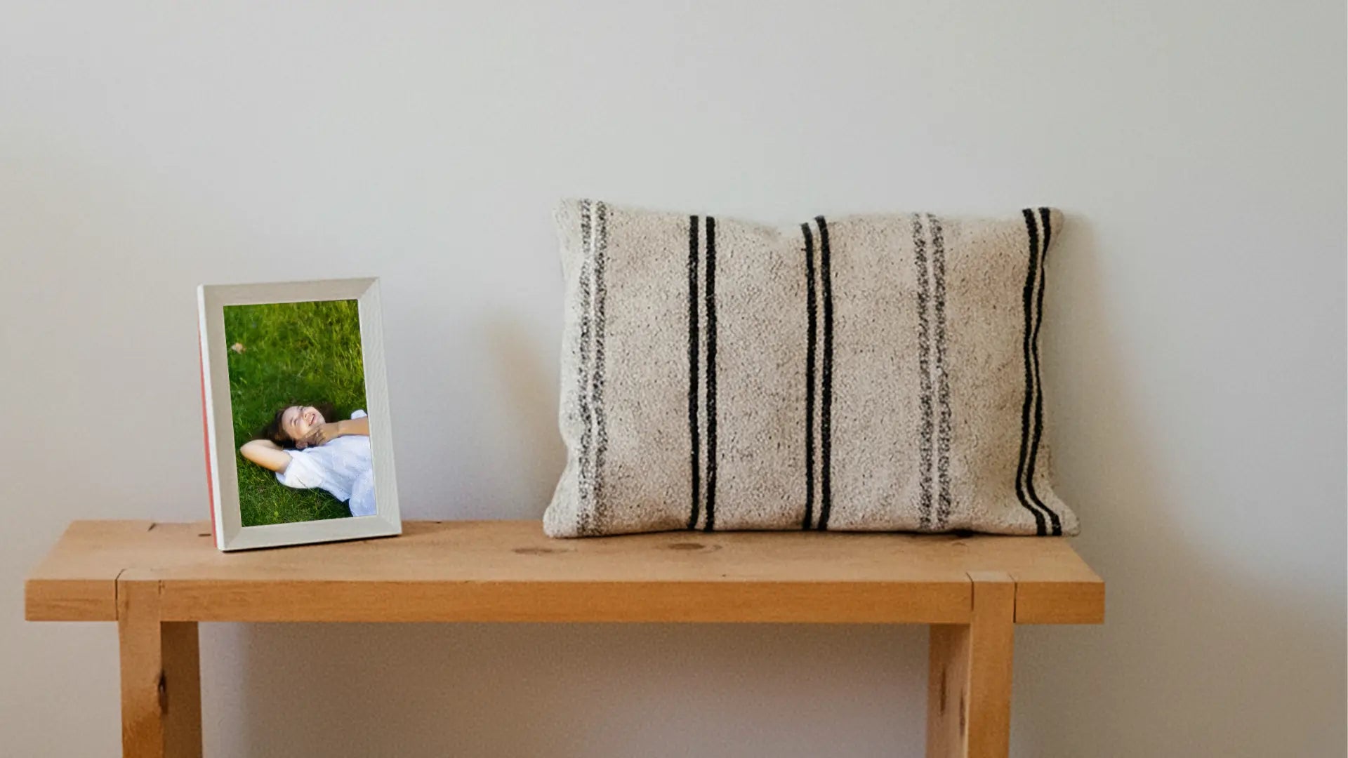 Which-Digital-Photo-Frame-Fits-Your-Family-6-Personas-6-Perfect-Setups OTJ