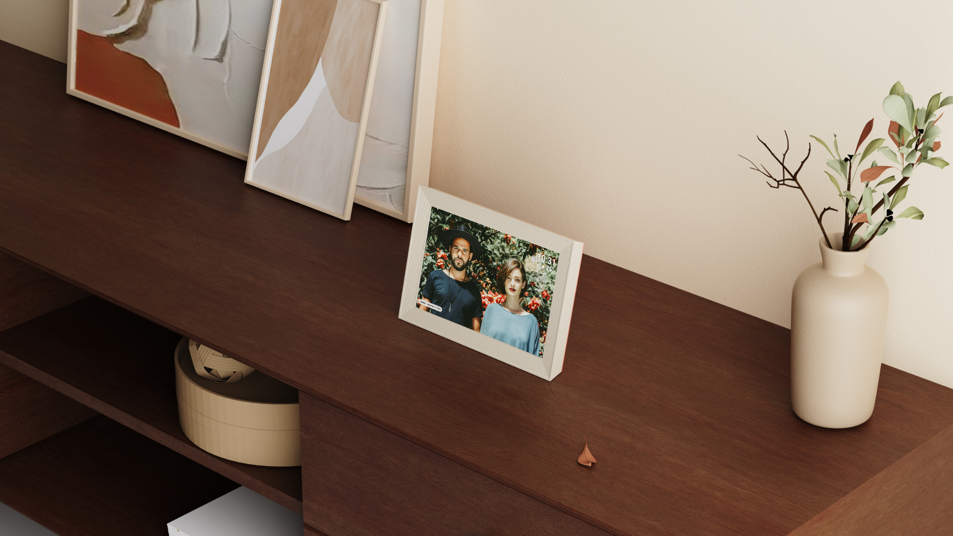 Why Digital Photo Frames Make the Perfect Gift (2025 Guide)