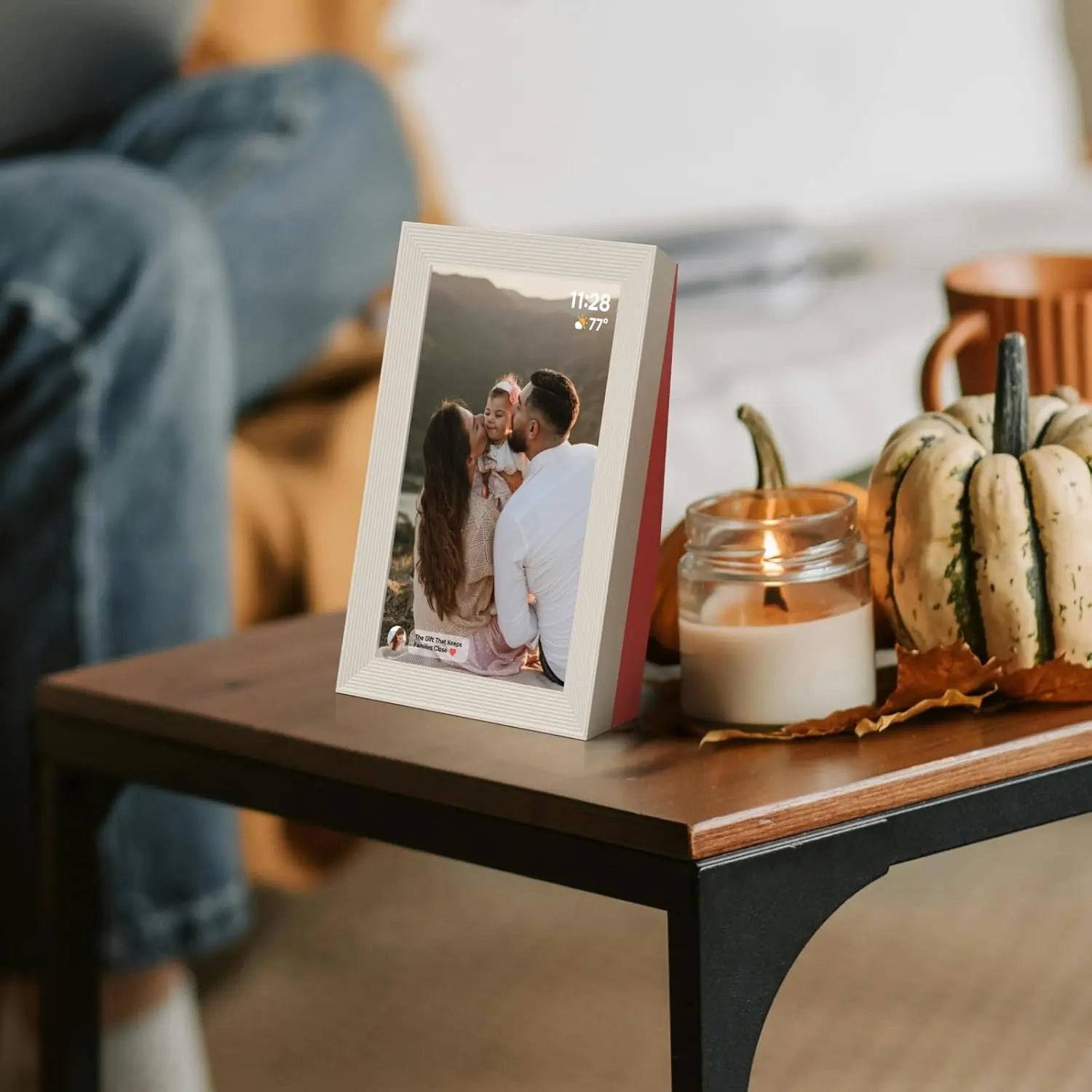 OTJ Frame 10.1″ Wi-Fi Digital Photo Frame (Frameo, 32GB, IPS Touch) OTJ